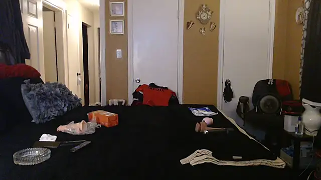 DivatheSnakecharmer's Live XXX Chat