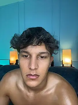 Pokazy przed kamerką – Leo_Savage_