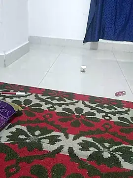 Pokazy przed kamerką – Your_Ayesha56