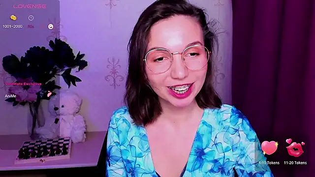 Chat XXX en directo de KindHazelHere_