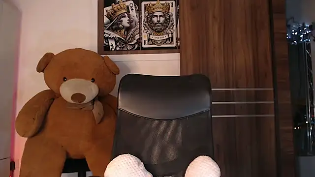 Pokazy przed kamerką – mistressbigcock777