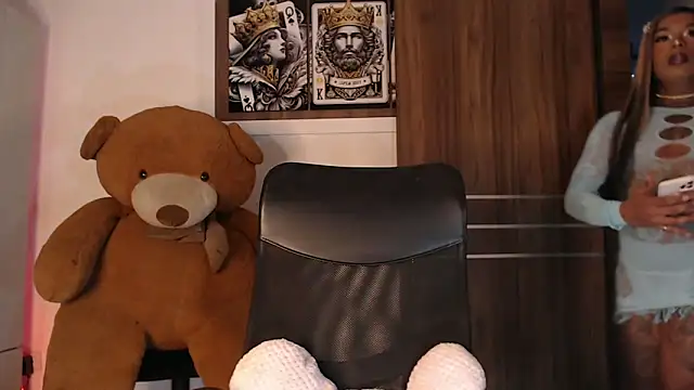 Pokazy przed kamerką – mistressbigcock777