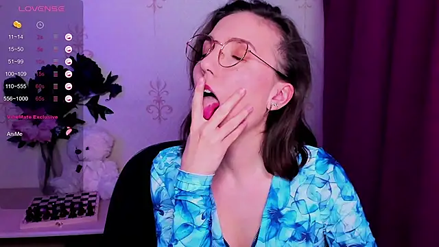 KindHazelHere_'s Live XXX Chat