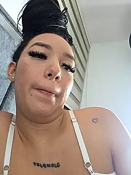 Онлайн чат XXX alaia_princess