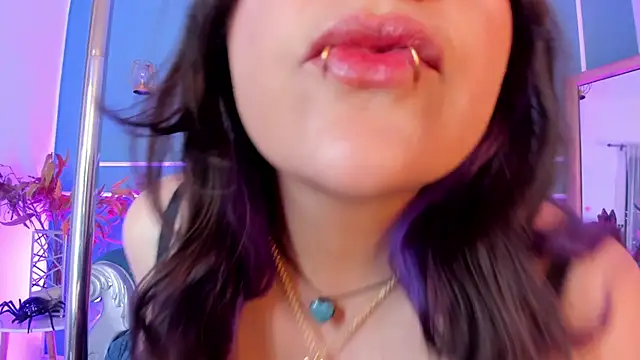 TaraTaylorr Chat XXX in diretta