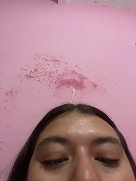 XXX chat uživo modela Maya_Manes