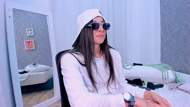 ViictoriiaSaenz Adlı Modelin Canlı XXX Sohbeti