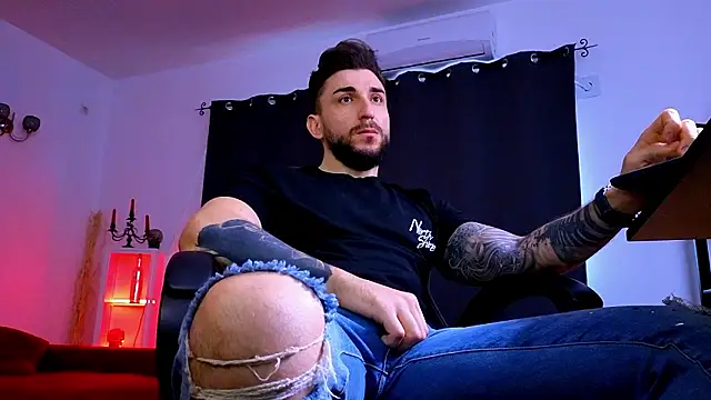 MightyAaron66 – Live XXX-chat