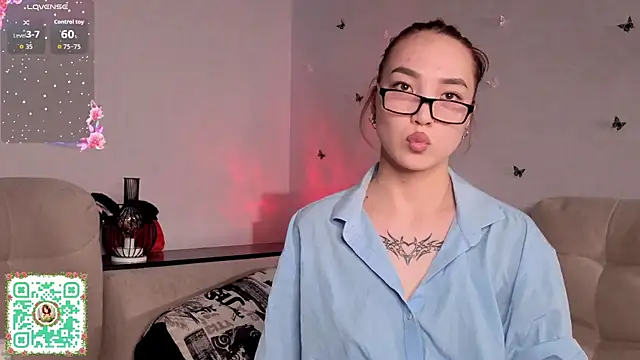 OdetteBiddy Adlı Modelin Canlı XXX Sohbeti