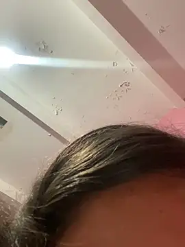 Chatroom XXX en direct de Maya_Manes