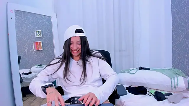 ViictoriiaSaenz Adlı Modelin Canlı XXX Sohbeti