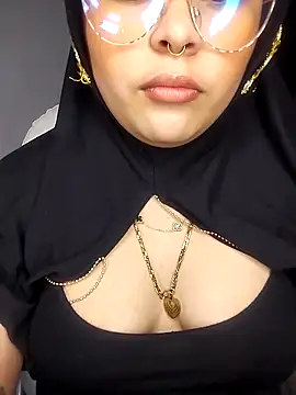 Elinaax: онлайн-секс-чат