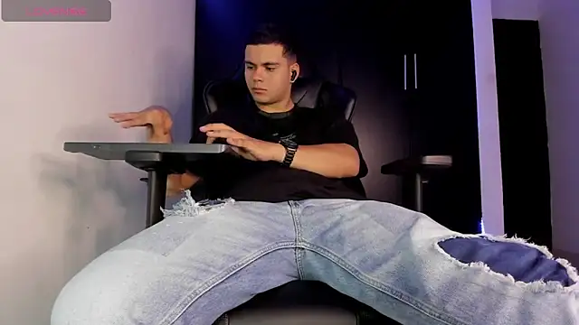 Liam_Mateo ওয়েবক্যাম শো