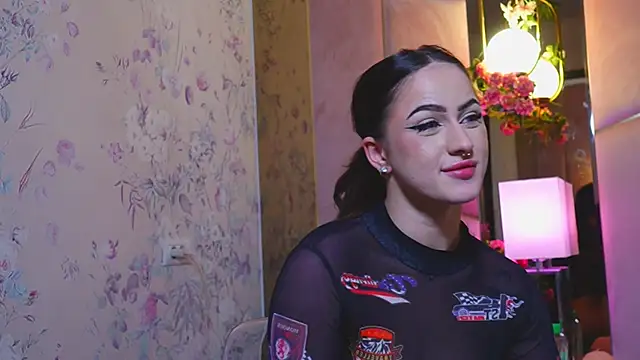 LucyLextonX Live XXX-chat