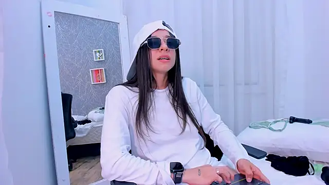 Chatroom XXX en direct de ViictoriiaSaenz