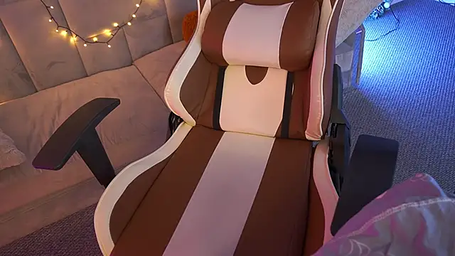 KittywakeeのライブXXXチャット