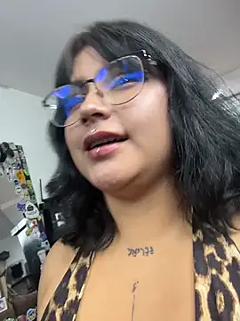 Chatroom XXX en direct de emyxpearly