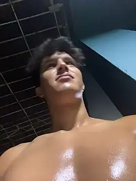 Leo_Savage_ Adlı Modelin Canlı XXX Sohbeti