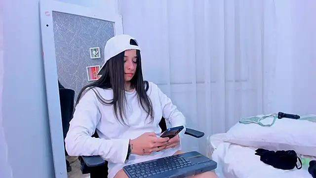 ViictoriiaSaenz – Naživo XXX chat