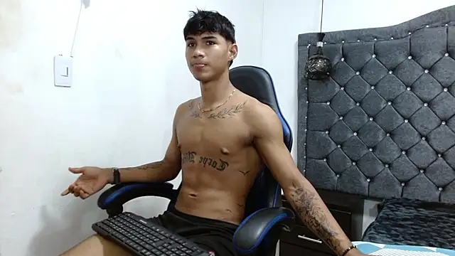 Show modela luka_big18 na web-kameri