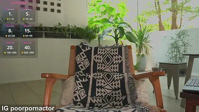 poorpornactor 现场XXX聊天