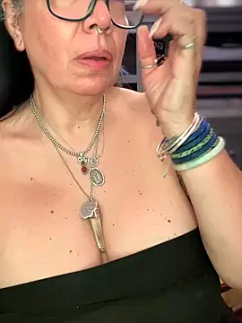 Chat +18 de dieseldame1313 ao vivo