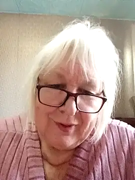 Alexia64231: онлайн-секс-чат