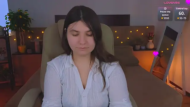 Viola__Shy: онлайн-секс-чат