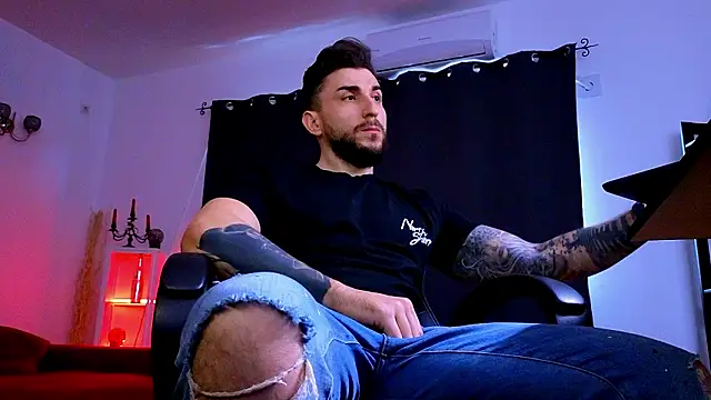 MightyAaron66 Chat XXX live