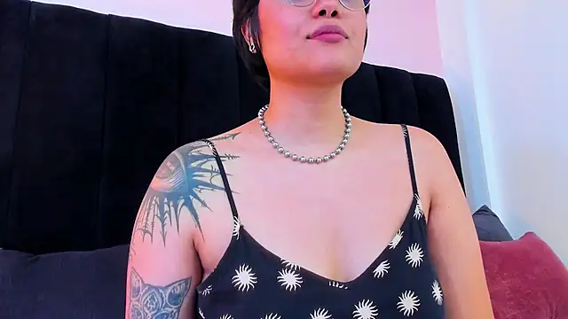 barbara_mmoon élő XXX-chatje