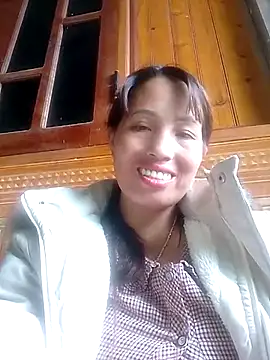 Gummiesu 现场XXX聊 天