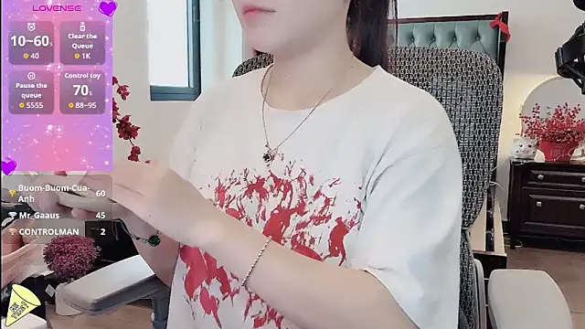 Caryln-Bun's Live XXX Chat