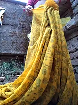 R_Roshni: διαδικτυακό σόου στην κάμερα