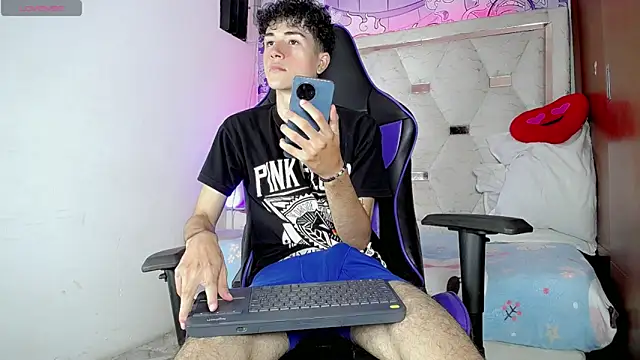 johnny_cagee's Webcam Show