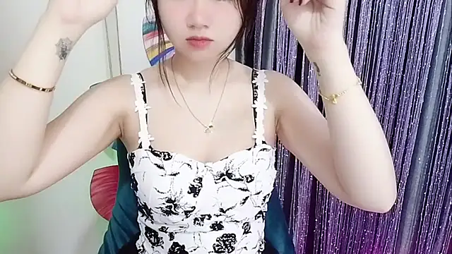 Ari-sweety's Live XXX Chat