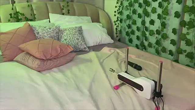 Love_is_Lola's Live XXX Chat