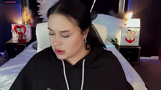 SerahMirabeli's Live XXX Chat