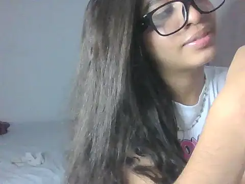 VictoriaSkinny's Live XXX Chat