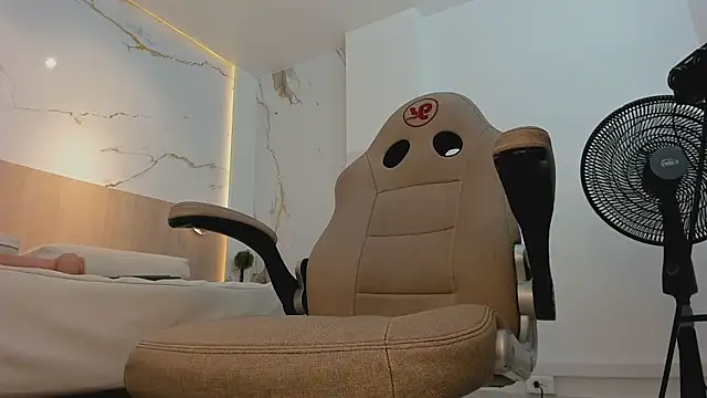 Chat +18 de kylie_ward ao vivo