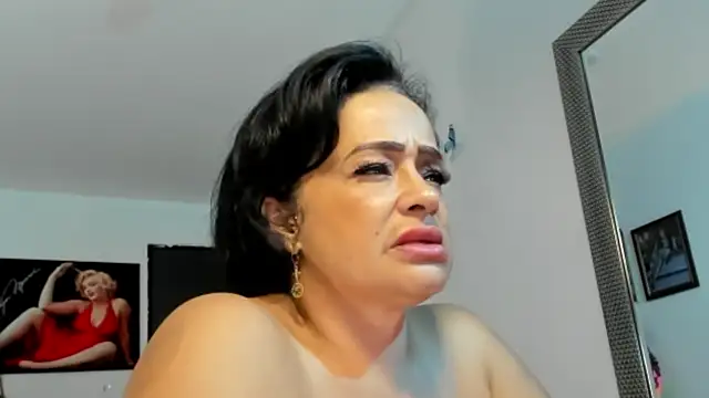 seleneh Show in webcam