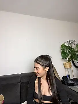 Mady_Pink Obrolan Langsung XXX