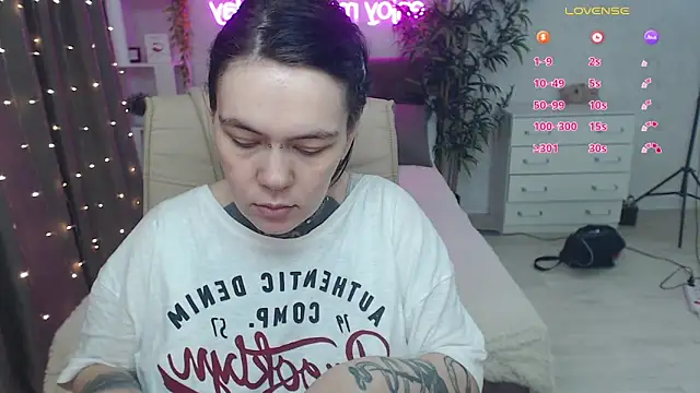 แชท XXX สดของ Qwerty_Anna_Lbo