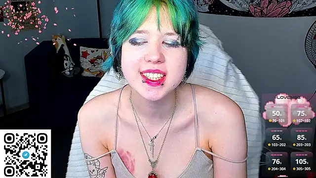 LittleKittenStar's Live XXX Chat