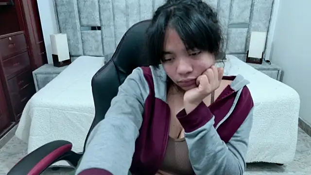 laureentt_ Chat XXX live