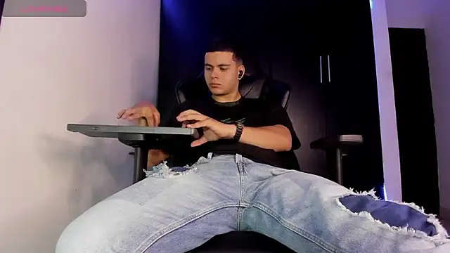 Czat XXX na żywo – Liam_Mateo