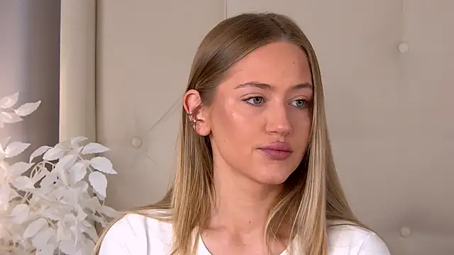 ur_wet_dreams Show Webcam