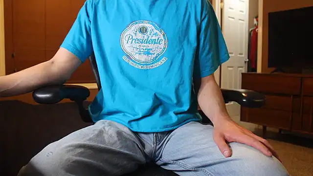 jjjjjfive: διαδικτυακό σόου στην κάμερα