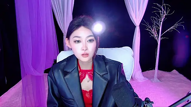 XXX chat uživo modela Tili-668