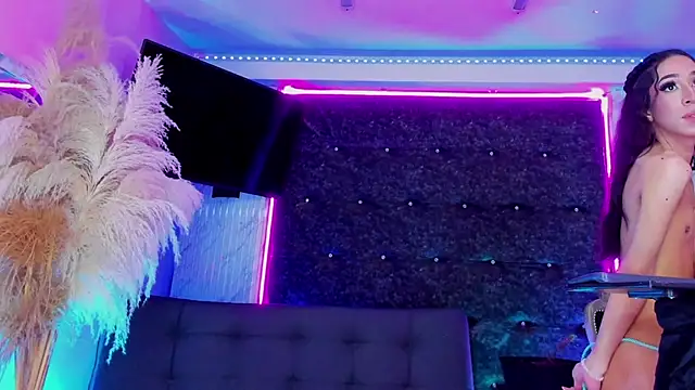 Queens_Wonders_Blonders Webcam Show