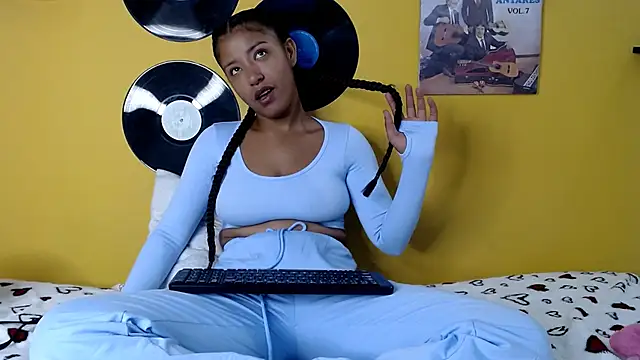 lilithevil32n Live XXX chat